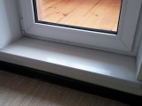 Подоконник из аглокварцита как порожек