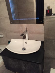 Столешница двухуровневая для ванной  - Аглокварцит BQ 2101 PURE BLACK BRUSHED(3228) - октябрь 2017