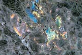 Гранит LABRADORITE MULTICOLOR (ЛАБРАДОРИТ МУЛЬТИКОЛОР)